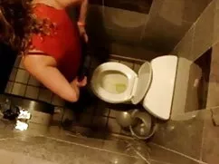 মেয়ে সমকামী, সুন্দর ...
