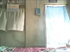 সুন্দর স্বর্ণকেশী হা ...