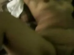 উত্যক্ত করা একাকী উল ...