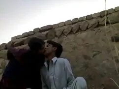 আঁট গ্লাস মধ্যে ছোট  ...