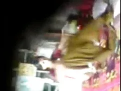 এক ছোট মেয়েদের চোদা ...